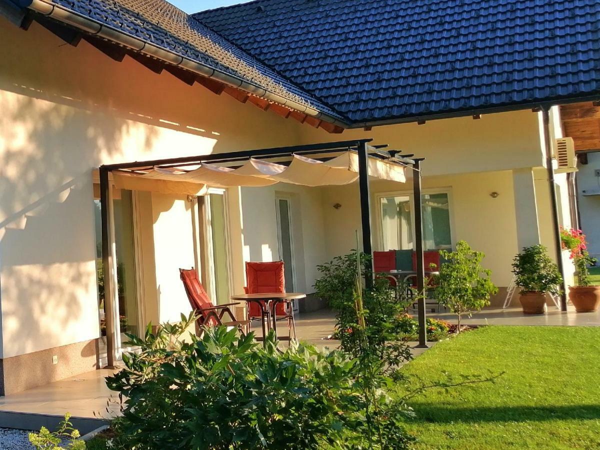 Sobe Meta Bed and Breakfast Brezje Buitenkant foto