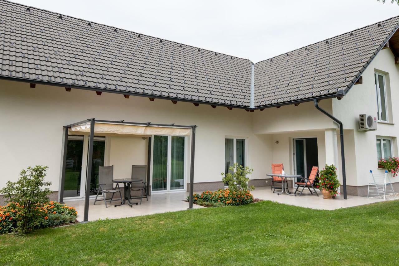 Sobe Meta Bed and Breakfast Brezje Buitenkant foto