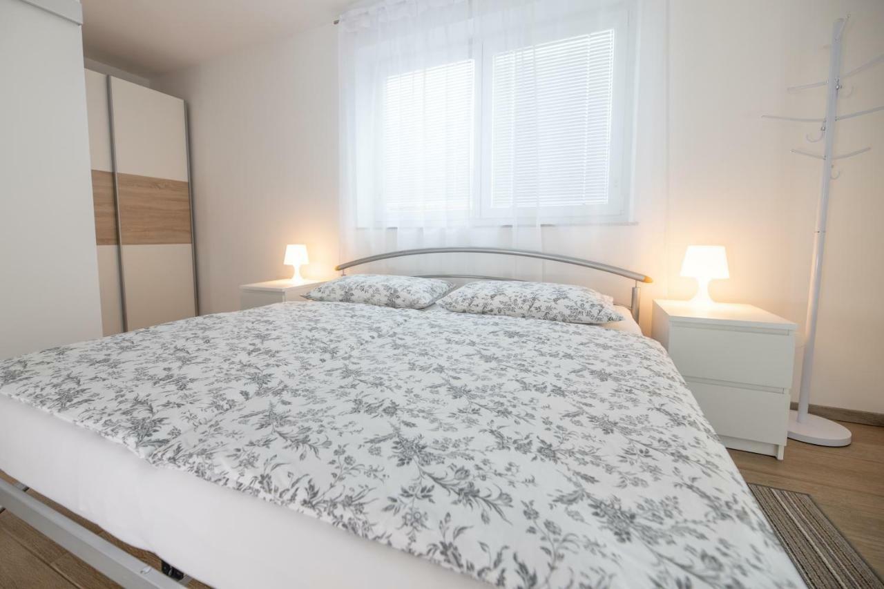 Sobe Meta Bed and Breakfast Brezje Buitenkant foto